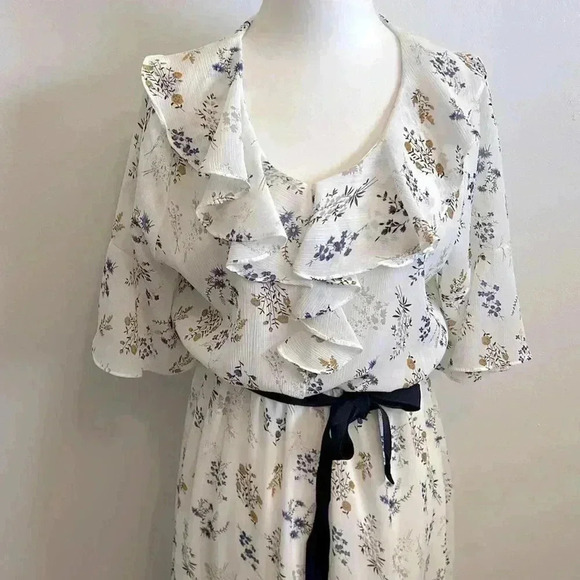 BNWOT Korean style  Ryan New York floral print midi Dress size Xs/S - Picture 2 of 3